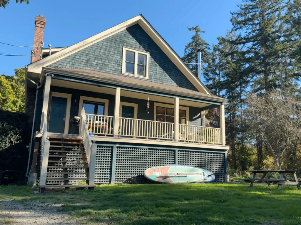 Country home on the WSANEC Peninsula